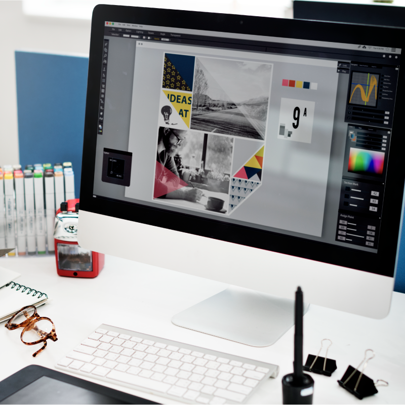 atelier graphique chez Printivo, dédié à la conception 2D, 3D, retouche et mise en page avec Photoshop, Illustrator et autres outils de création.